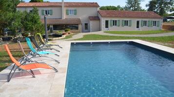 Piscine extérieure, piscine chauffée