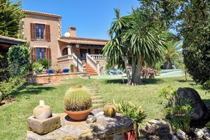 Exterior - Finca Jeroni (Sleeps 8) Pool A/C Panoramic Views to the Sea on the Horizon (Felanitx)