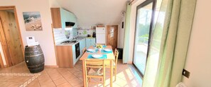 Fridge, oven, stovetop, coffee/tea maker - Holiday flat 'Roberta (Ricadi)