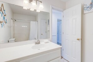 Combined shower/bathtub, towels, soap, toilet paper - Hono-Lou-Lou | 960 ft to the beach (Corolla)