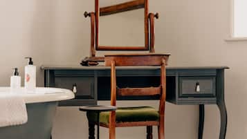 Superior Suite, Ensuite (Bloomsbury)