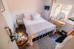 Standard Double Room, Ensuite (Blackcap)