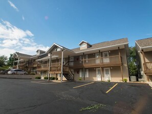 Exterior - Fall Creek Trail Family Retreat (Branson)