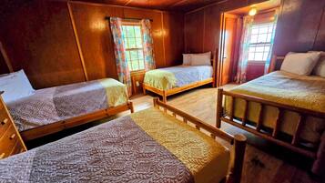 4 bedrooms, internet, bed sheets