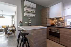 Fridge, microwave, oven, dishwasher
