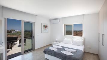 6 bedrooms, iron/ironing board, free internet