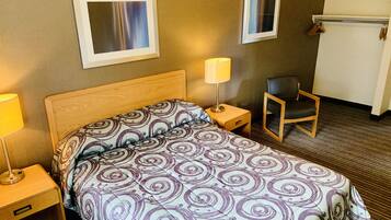 Deluxe Studio Suite | Blackout drapes, iron/ironing board, free WiFi, bed sheets