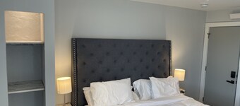 Suite 204 "The Egyptian Eagle"