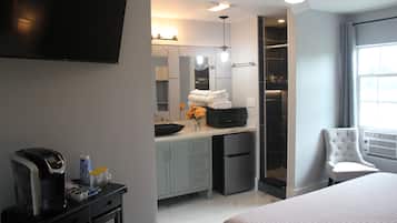 1 bedroom, desk, iron/ironing board, free WiFi