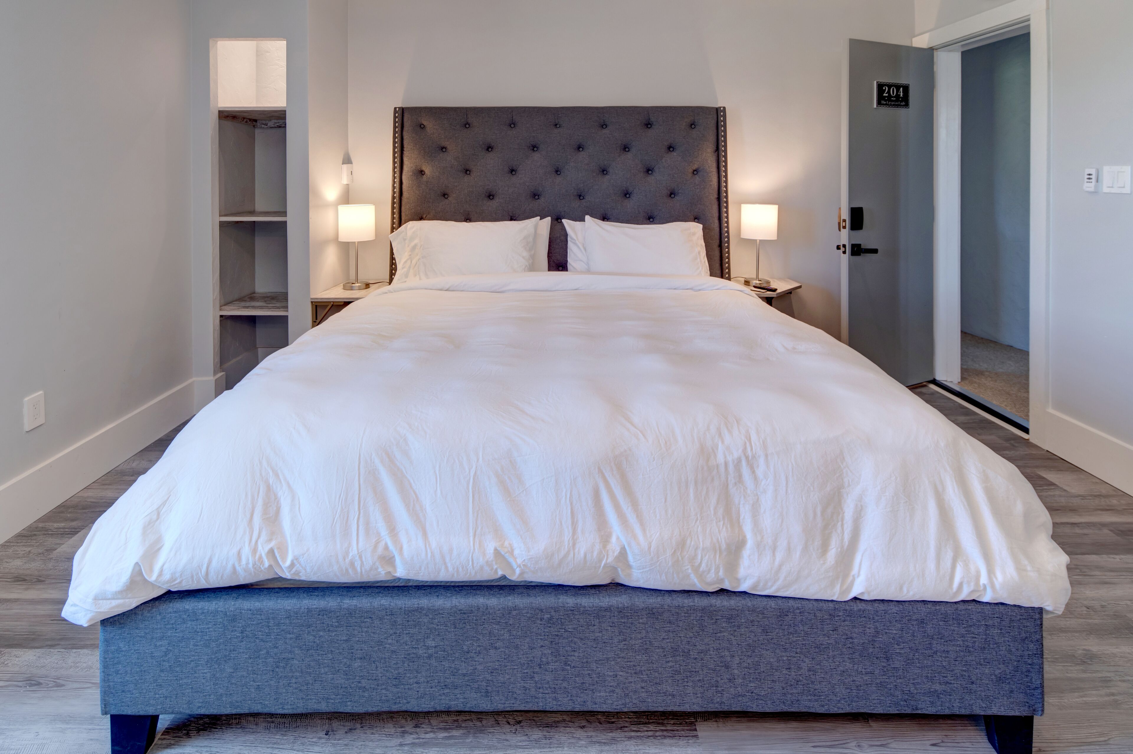 1 chambre, bureau, fer et planche à repasser, Wi-Fi gratuit