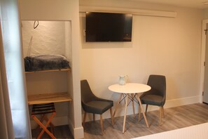 1 bedroom, desk, iron/ironing board, WiFi - Suite 201 "The Golden Eagle" (Custer)