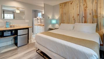 1 bedroom, desk, iron/ironing board, WiFi