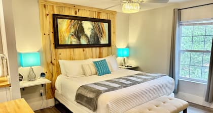 Suite 201 "The Golden Eagle"