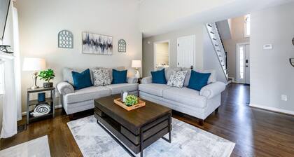 Animal Friendly 3BR Stylish Escape, Near LakePoint