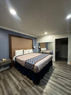 Room, 1 King Bed | Living area | LED TV - Friendship Motor Inn (Los Angeles)