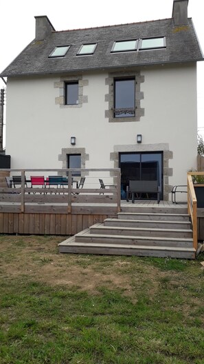 Exterior - House with sea view and enclosed garden. (Carantec)