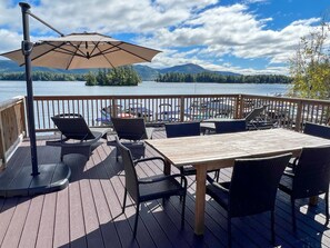 Outdoor dining - Waterfront Lookout (Bolton)