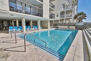 Una piscina cubierta, una piscina climatizada