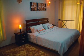 3 chambres, fer et planche à repasser, Wi-Fi, draps fournis