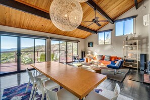 Smart TV, fireplace, stereo, offices - Wine Country Retreat between Sonoma & Napa Valleys (Glen Ellen)