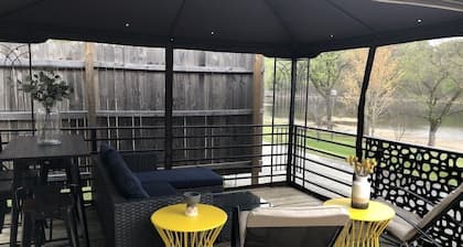 Historical Lakefront Lux 2 Bed Eureka Beaver Lodge