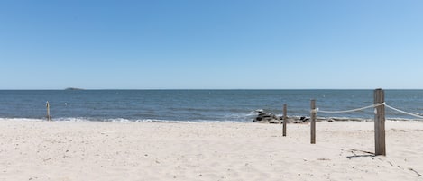 Beach | On the beach, sun-loungers, beach towels