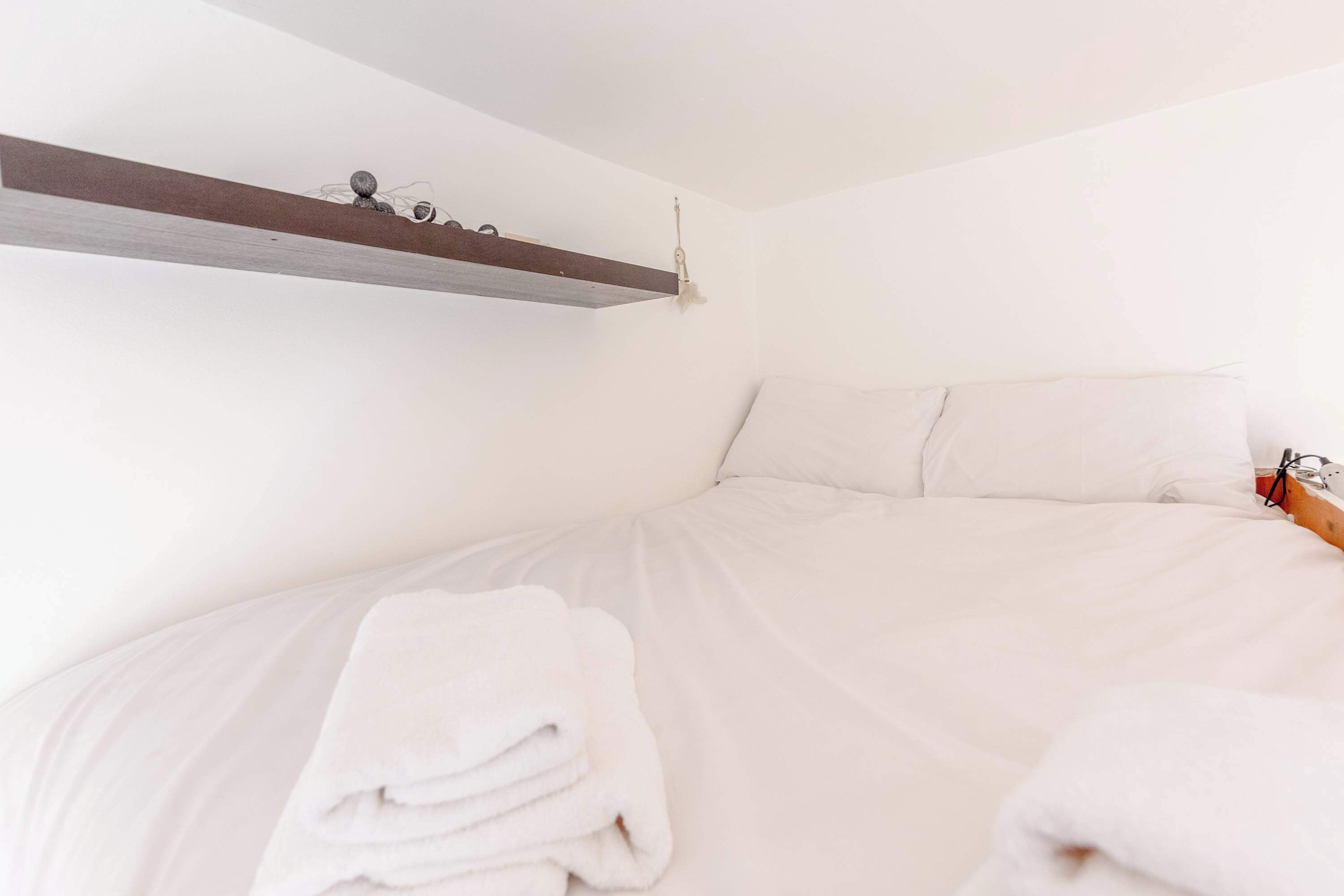 1 bedroom, desk, iron/ironing board, internet
