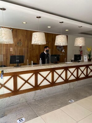 Reception - Hotel Balneário (Poços de Caldas)