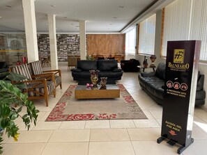 32-inch LED TV with cable channels, TV - Hotel Balneário (Poços de Caldas)