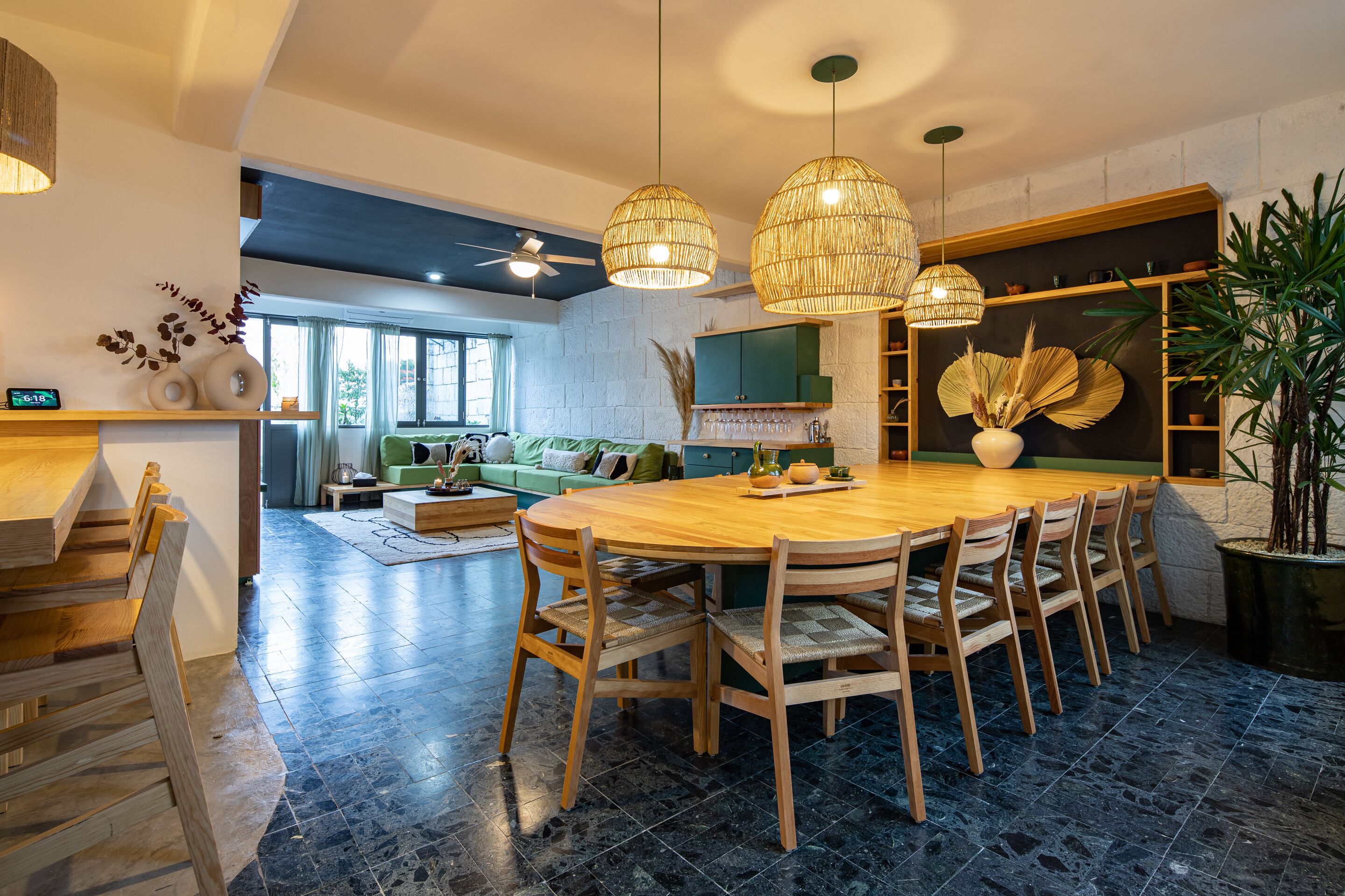 ラグジュアリー ヴィラ | ダイニングルーム