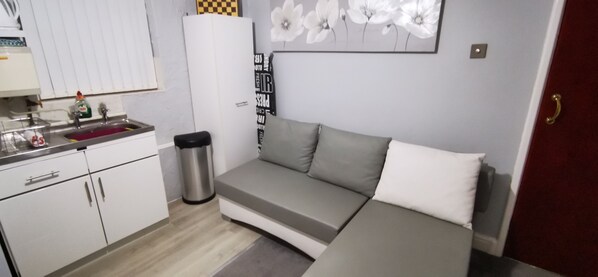 อพาร์ทเมนท์ | 1 ห้องนอน, เตารีด/โต๊ะรีดผ้า, Wi-Fi ฟรี, ผ้าปูที่นอน