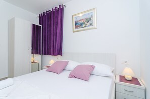 1 bedroom, WiFi, bed sheets - Apartments Marijan - One Bedroom Apartment (Ground Floor) - Apt 7 (Dubrovnik)