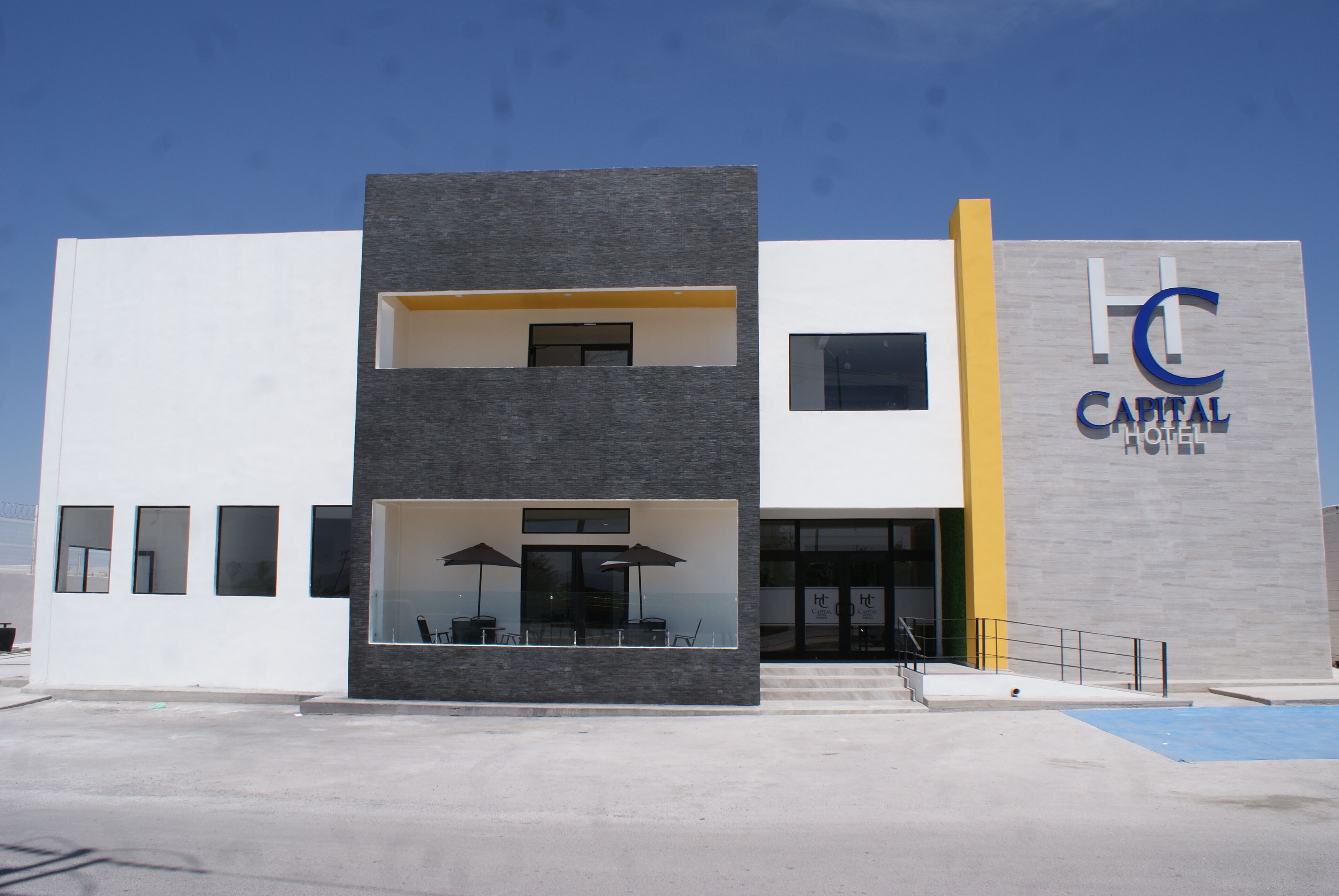 Mặt tiền nơi lưu trú