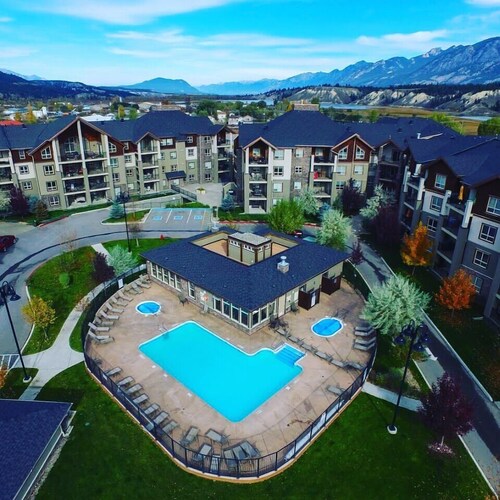 Cozy Mountain | Ski, Beach, Hot Tub & Relaxation!!