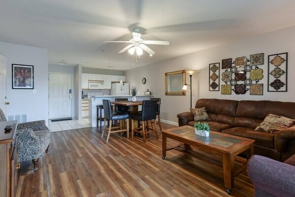 TV, fireplace, offices