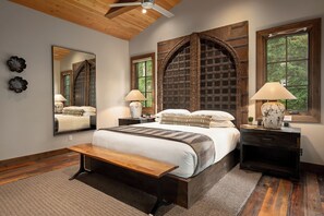 7 bedrooms, desk, iron/ironing board, travel cot