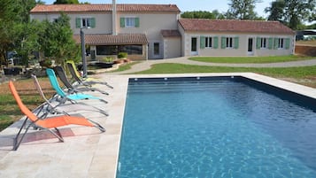 Piscine extérieure, piscine chauffée