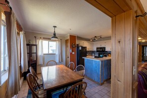 Dining - Summit 108B |3BR,Sunset views, FreeParking (Snowshoe)