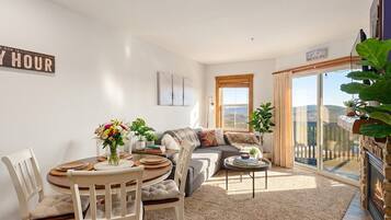 Smart TV, fireplace, DVD player