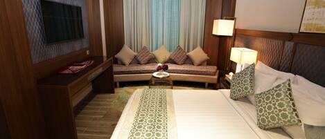 Classic Suite, 2 Bedrooms (5 Guest) | In-room safe, soundproofing, free WiFi, bed sheets