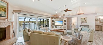 5-Bedroom Family Beach & Pool House on Bonita Beach  | Sleeps 11