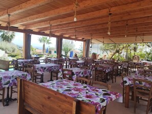 Outdoor dining - Residence Heaven 53R (Santa Domenica)