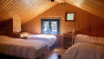 4 bedrooms, iron/ironing board, travel crib, free WiFi