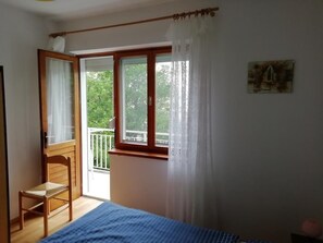 3 camere