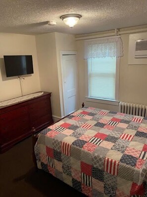 2 bedrooms, iron/ironing board, free WiFi - Ww322 East Maple Ave, Unit 1 (Wildwood)