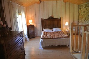 3 bedrooms, iron/ironing board