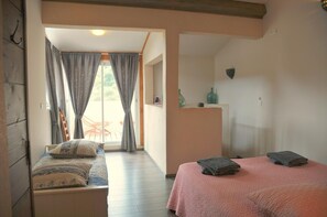 3 bedrooms, iron/ironing board, WiFi