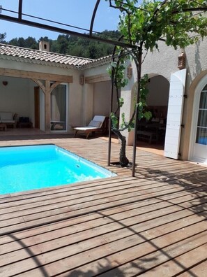 A heated pool - Piscine Chauffée Privée - Parc Régional Naturel St (EVENOS)