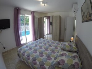 4 camere, ferro/asse da stiro, accesso a Internet