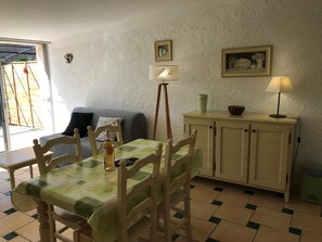 Interior - La Cigale Verte à Callian (CALLIAN)